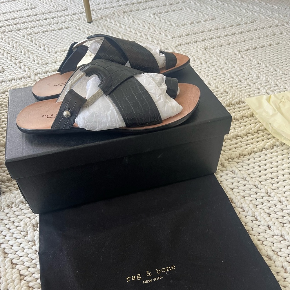 Rag & Bone New York. August Slide